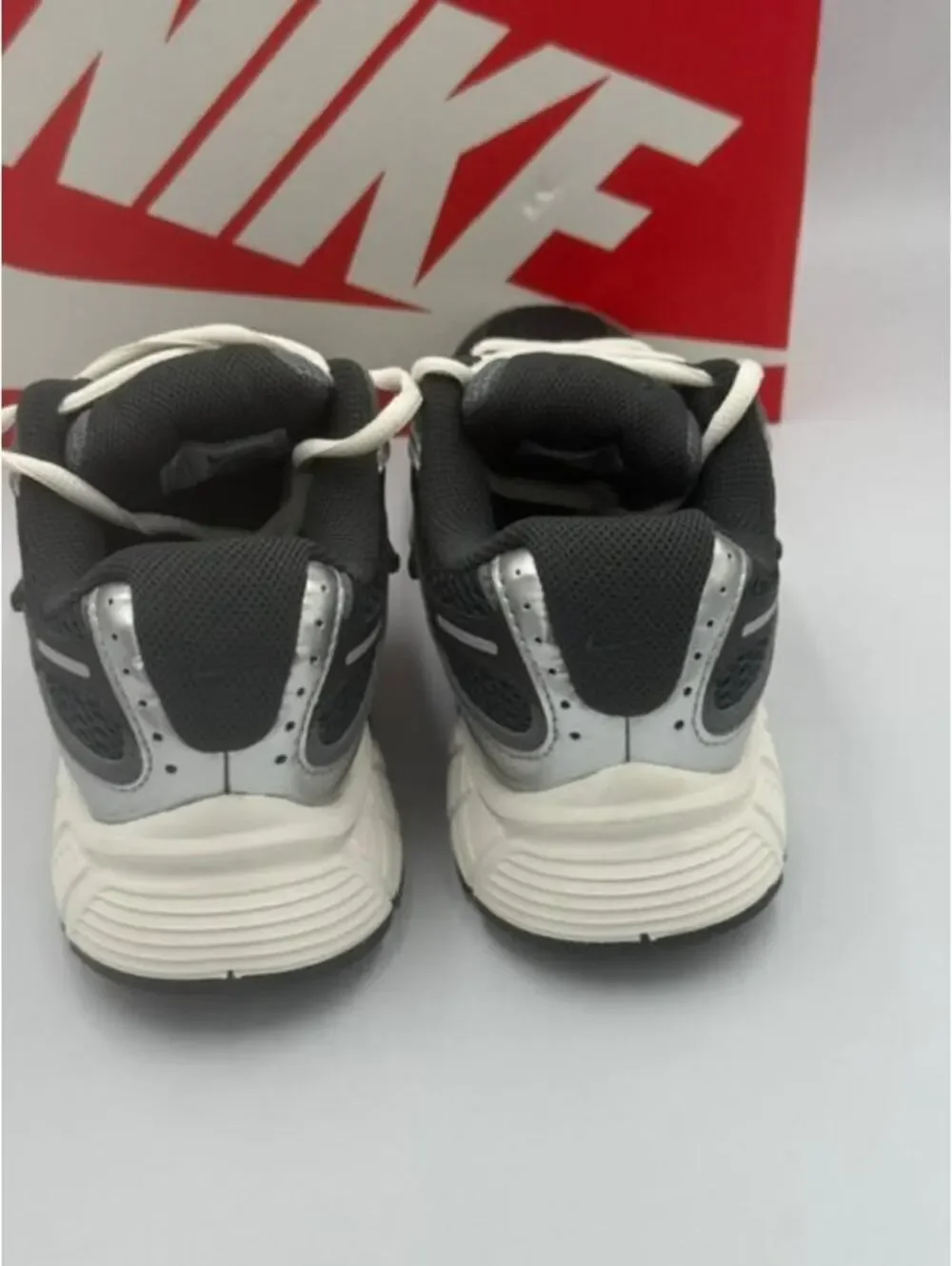 Nike V5 RNR Seaweed Metallic Silver Women'sSize 6.5 - New